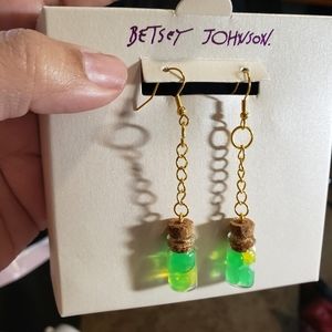 Set earrings and necklace